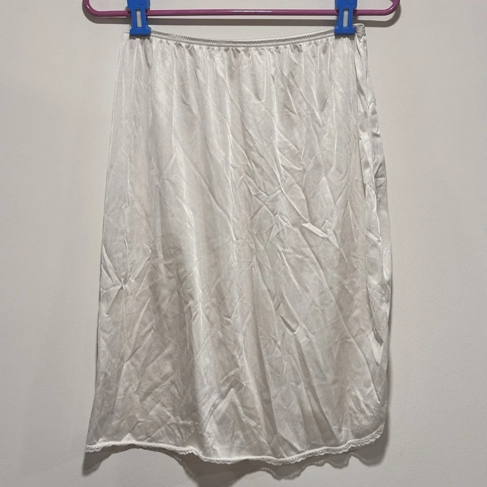 Vanity Fair Half Slip Off‎ White Nylon Lace Trim Lingerie Slit USA Womens M